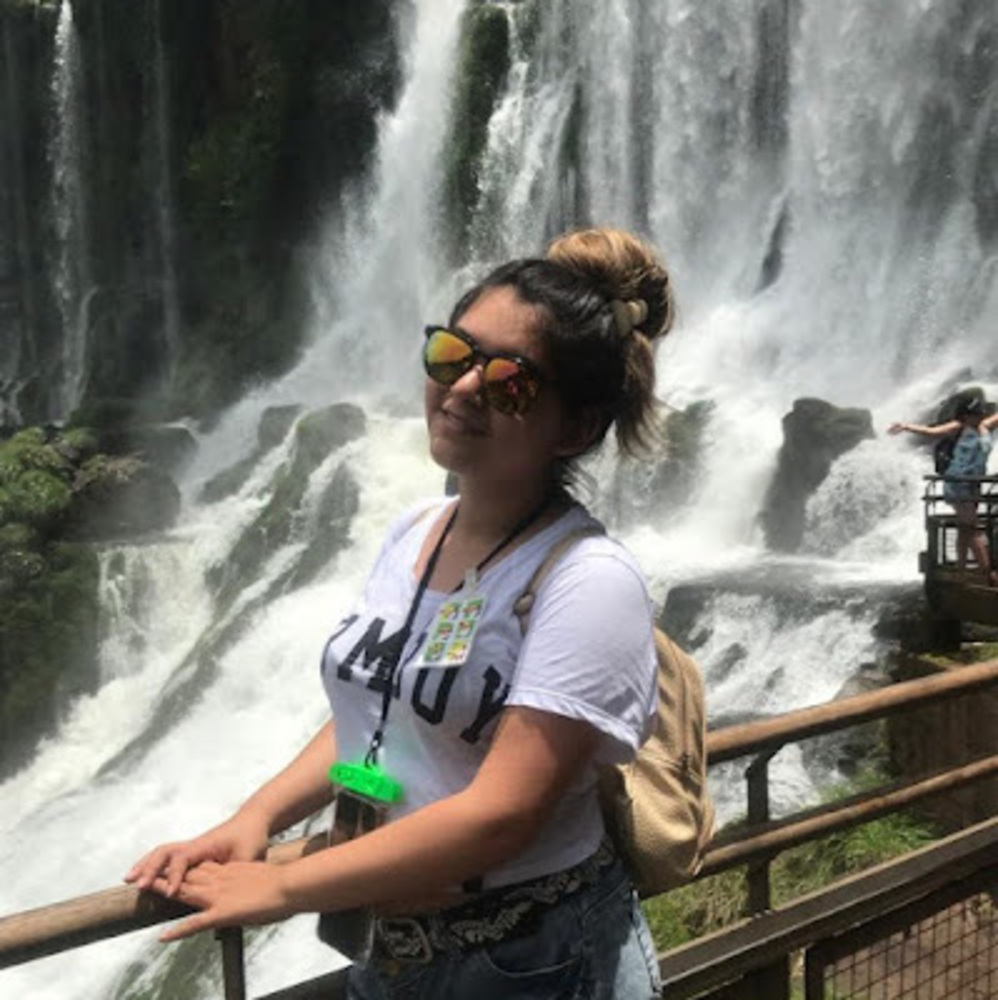 Meet your Posher, Julieta abril